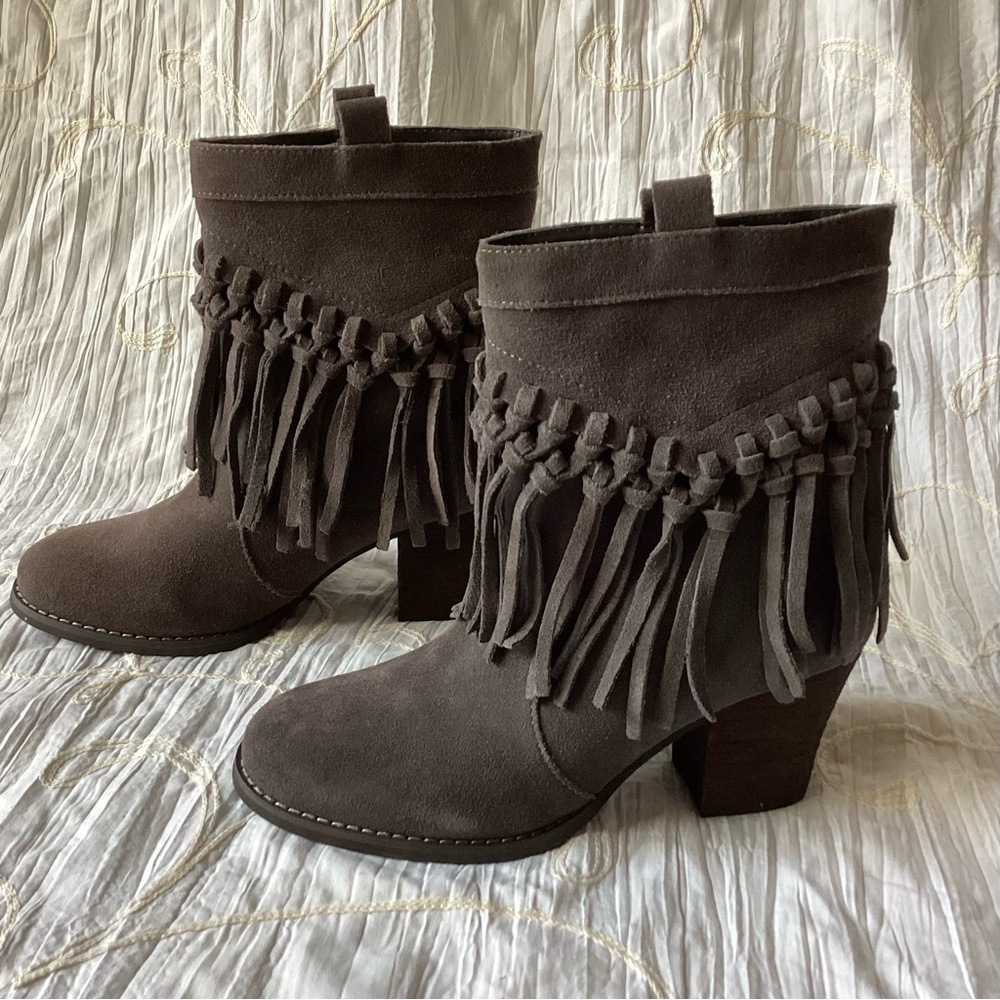 New suede Sbicca fringed boots! Size 6 - - Picture 2 of 7